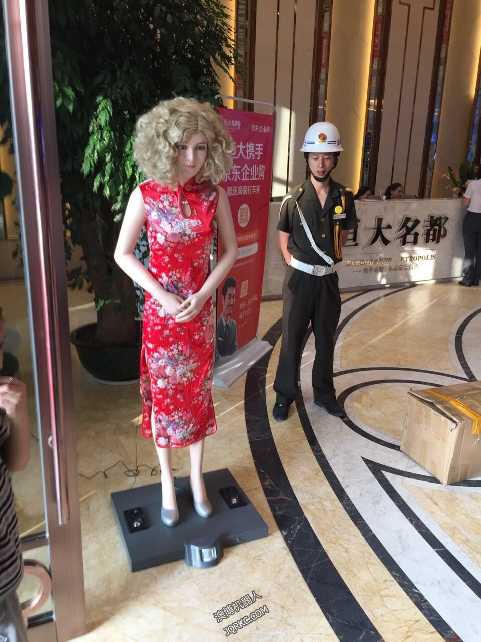 機(jī)器人取代普通工人？全是屁話